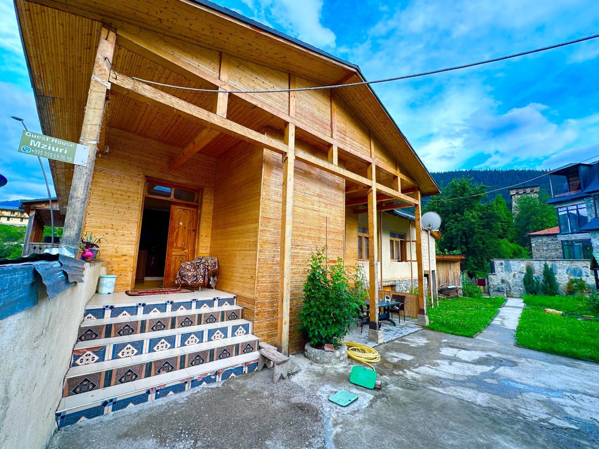 Mziuri Guest House Μέστια Εξωτερικό φωτογραφία