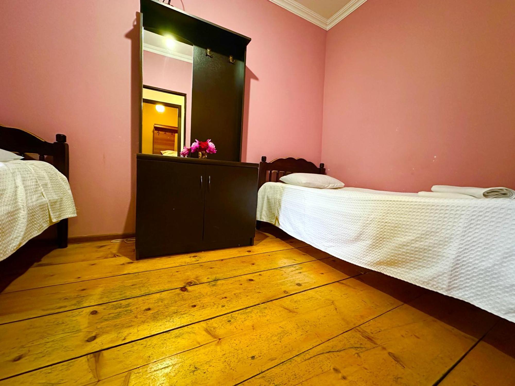 Mziuri Guest House Μέστια Εξωτερικό φωτογραφία