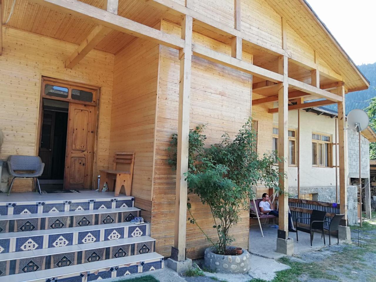 Mziuri Guest House Μέστια Εξωτερικό φωτογραφία